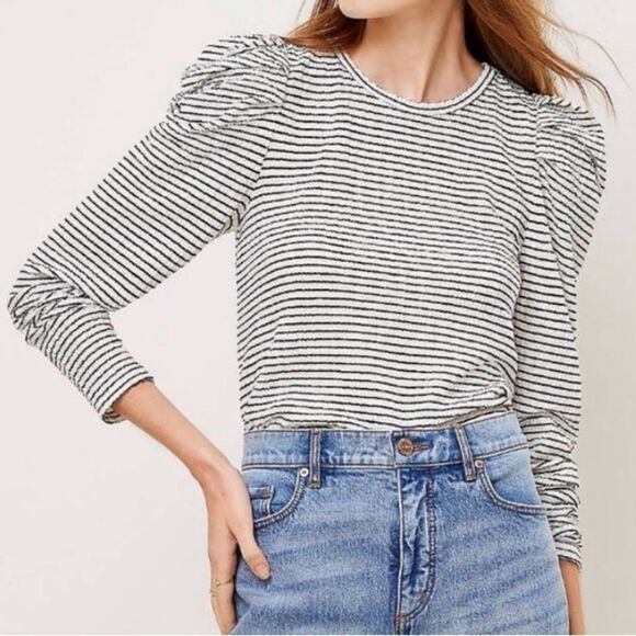 LOFT Blue White Striped Pleated Puff Sleeve Top Womens EUC - Picture 5 of 6